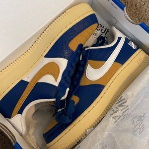 NIKE AIR FORCE 1 LOW SP